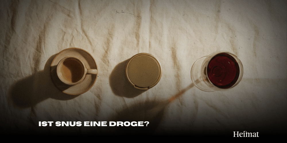 Snus-Dose, Espresso und Weinglas als Vergleich psychoaktiver Substanzen