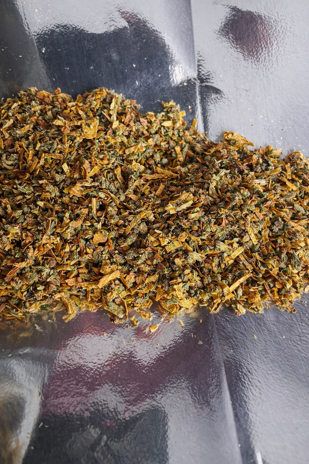 Fein gemahlener Indoor-Hanf Ernst und Schweizer Virginia-Tabak 50|50 gemischt, Grey Ash Quality